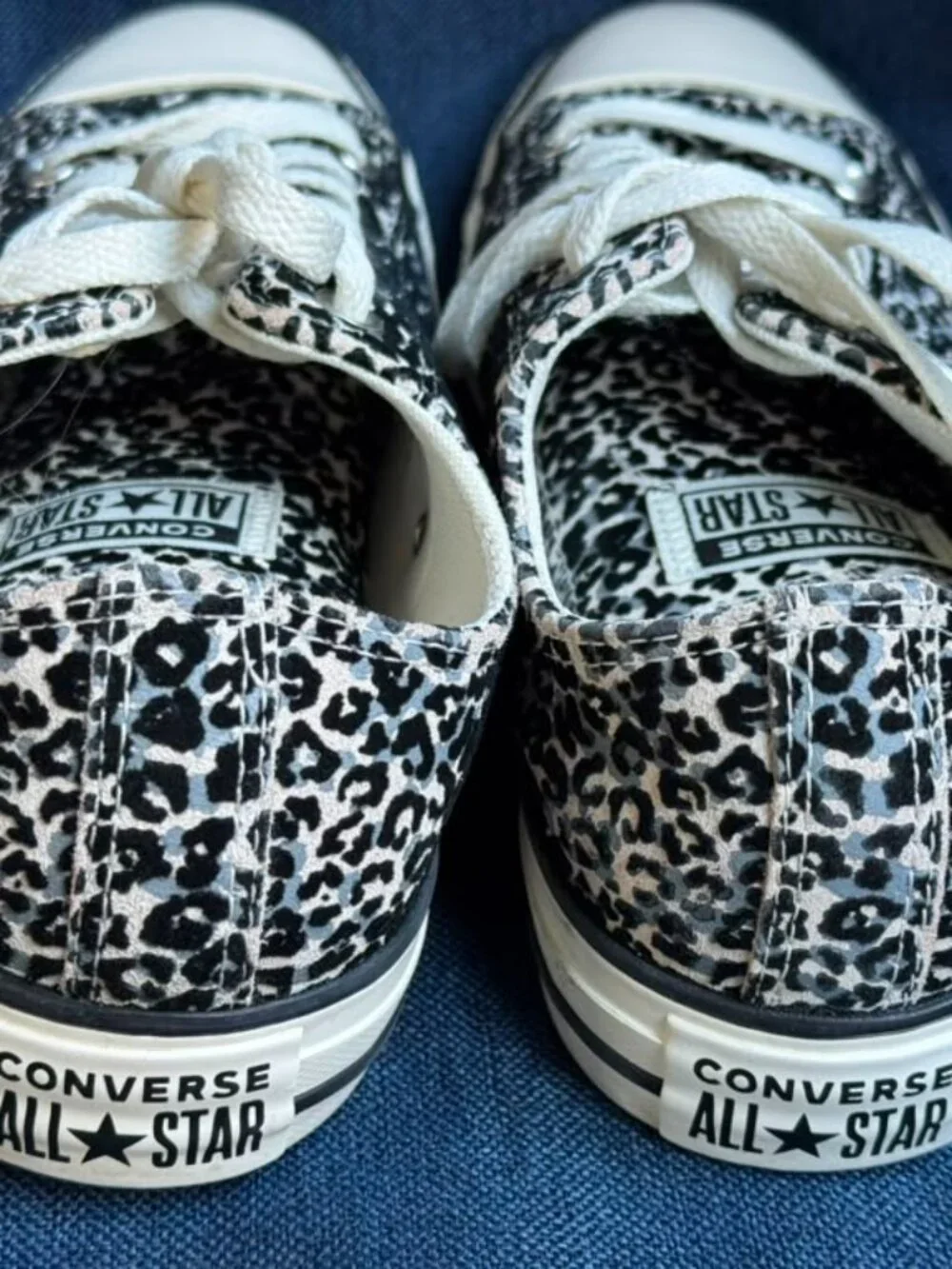 Size Women 9.5 Men 7.5 - Converse Chuck Taylor Low Leopard Print Sneakers - Picture 5 of 8